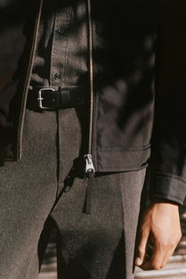 H&M旗下高端支线Arket发布首个男装系列产品型录，重新定义简约实用主义男装